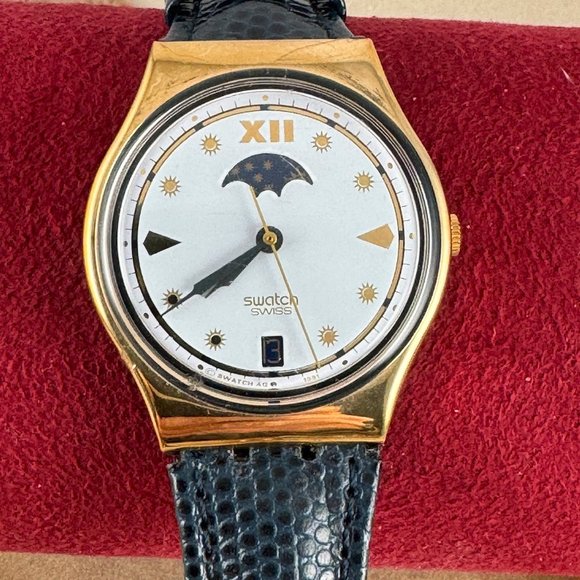 Rare Vintage Swatch Watch Moon Phase, Gold Plated Front Black Plastic Reverse - Picture 1 of 9